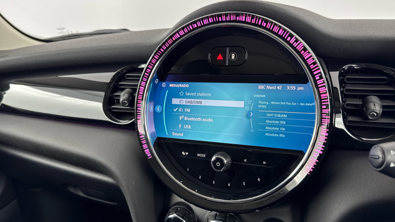 MINI Hatchback 1.5 Cooper Classic Premium 3dr Petrol Hatchback